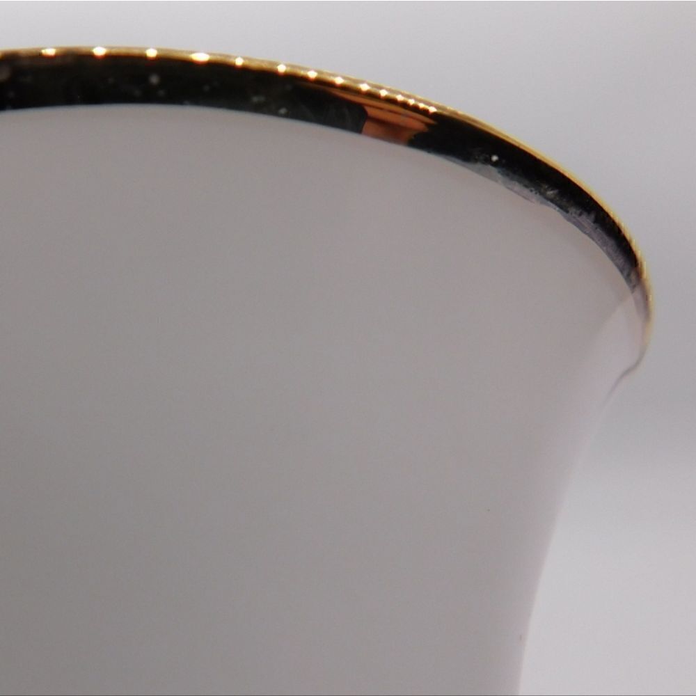 Satin glass painted vase - Picture 6 of 7